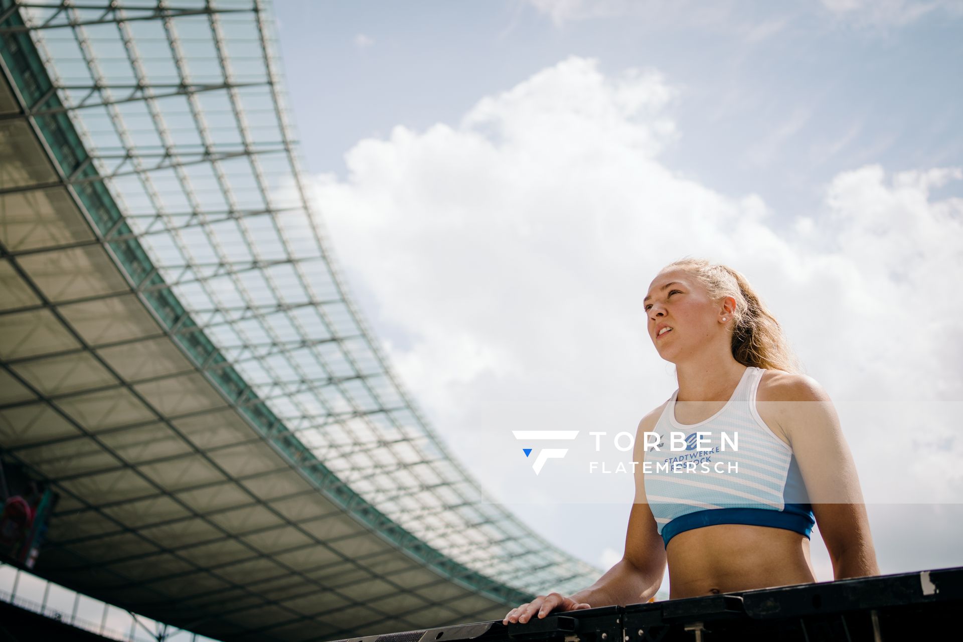 Chiara Sistermann (TSV Graefelfing) beim Stabhochsprung waehrend der deutschen Leichtathletik-Meisterschaften im Olympiastadion am 26.06.2022 in Berlin